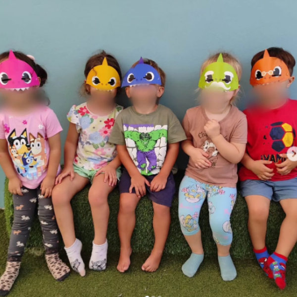 alumnos con máscaras